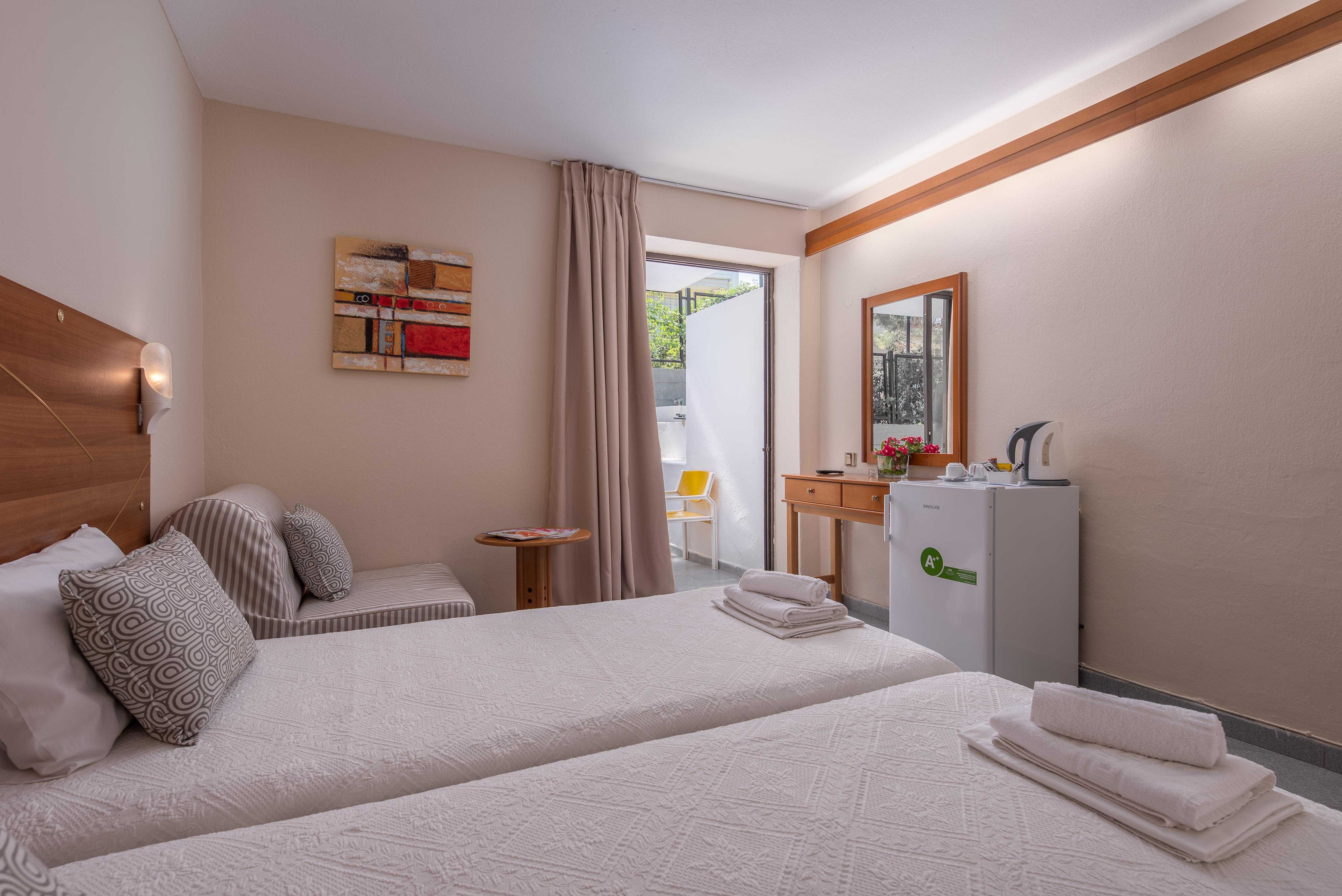 Dionysos Hotel & Suites Chaniotis Extérieur photo