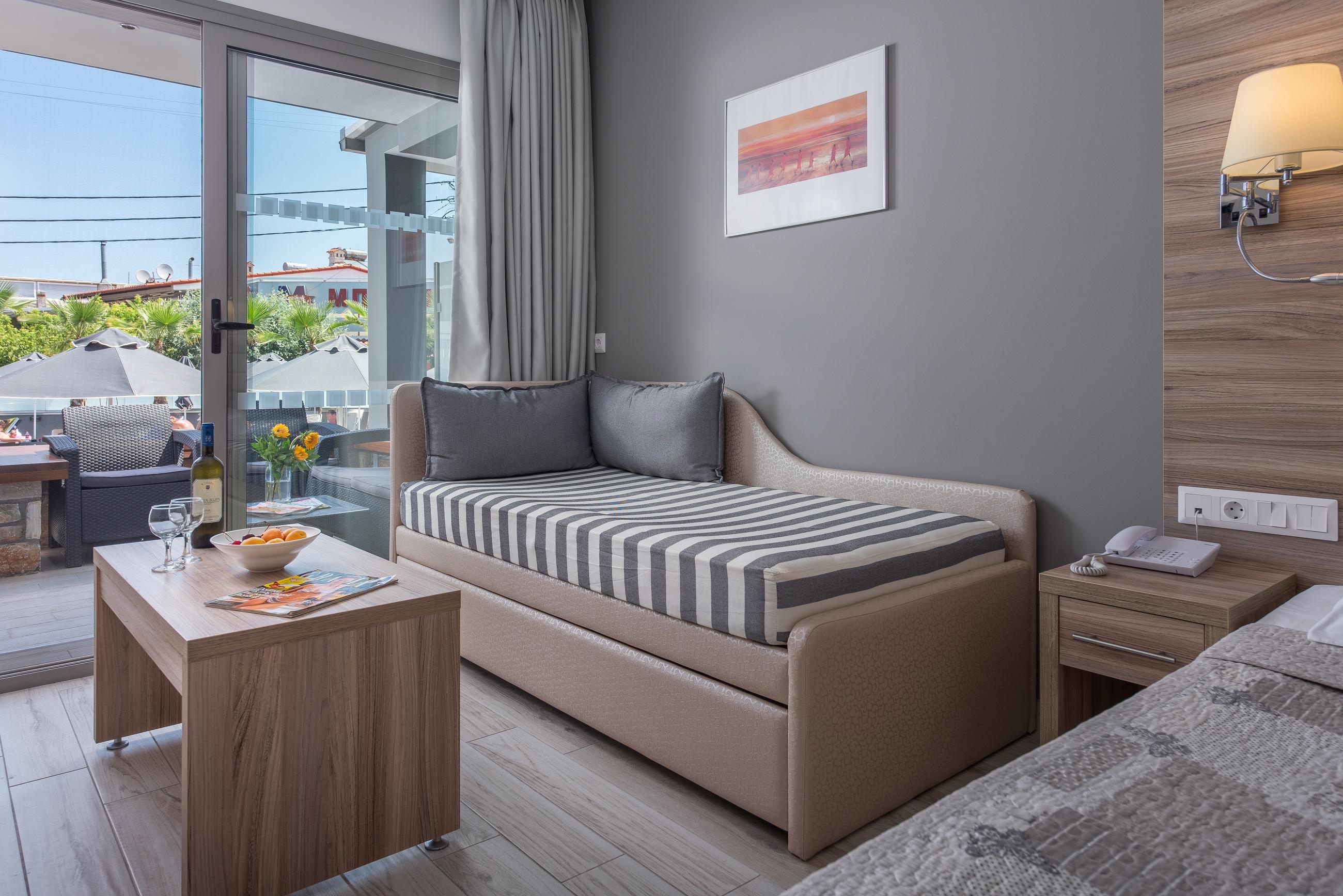 Dionysos Hotel & Suites Chaniotis Extérieur photo