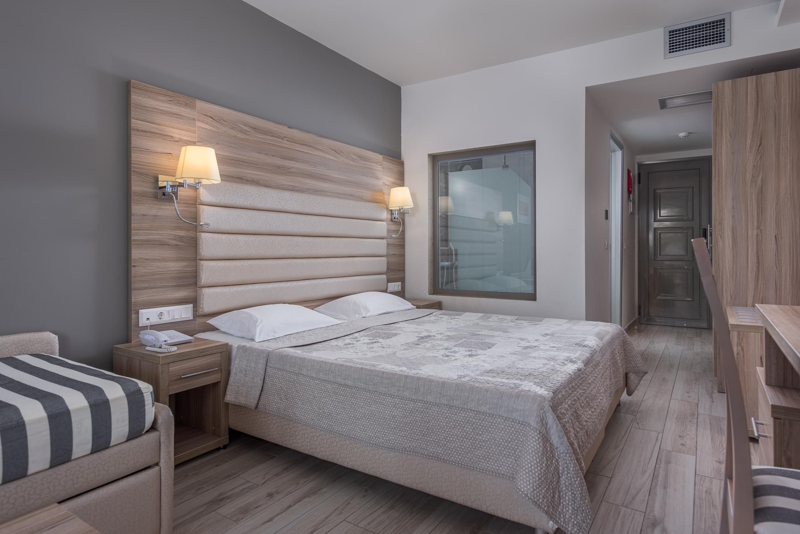 Dionysos Hotel & Suites Chaniotis Extérieur photo