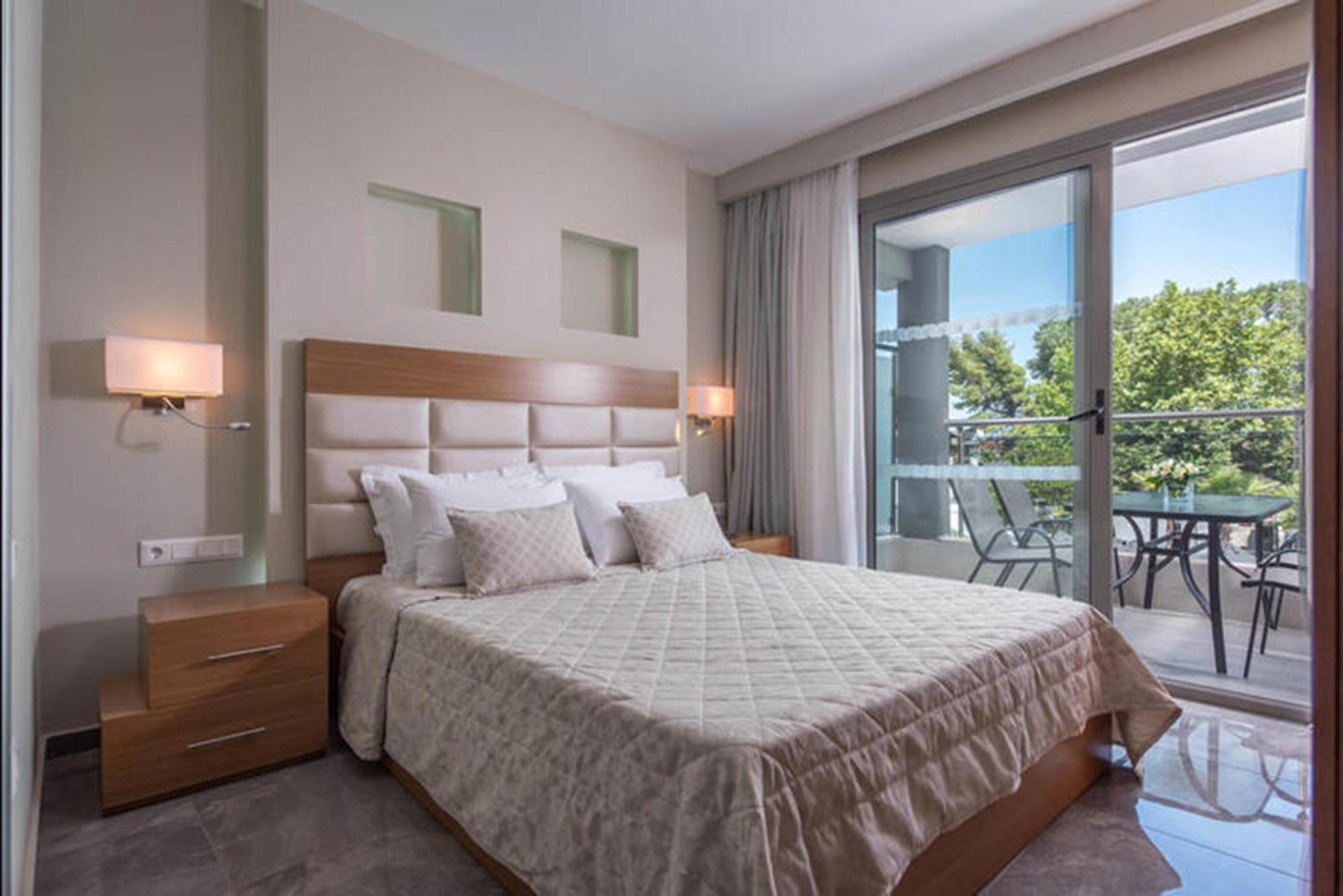 Dionysos Hotel & Suites Chaniotis Extérieur photo