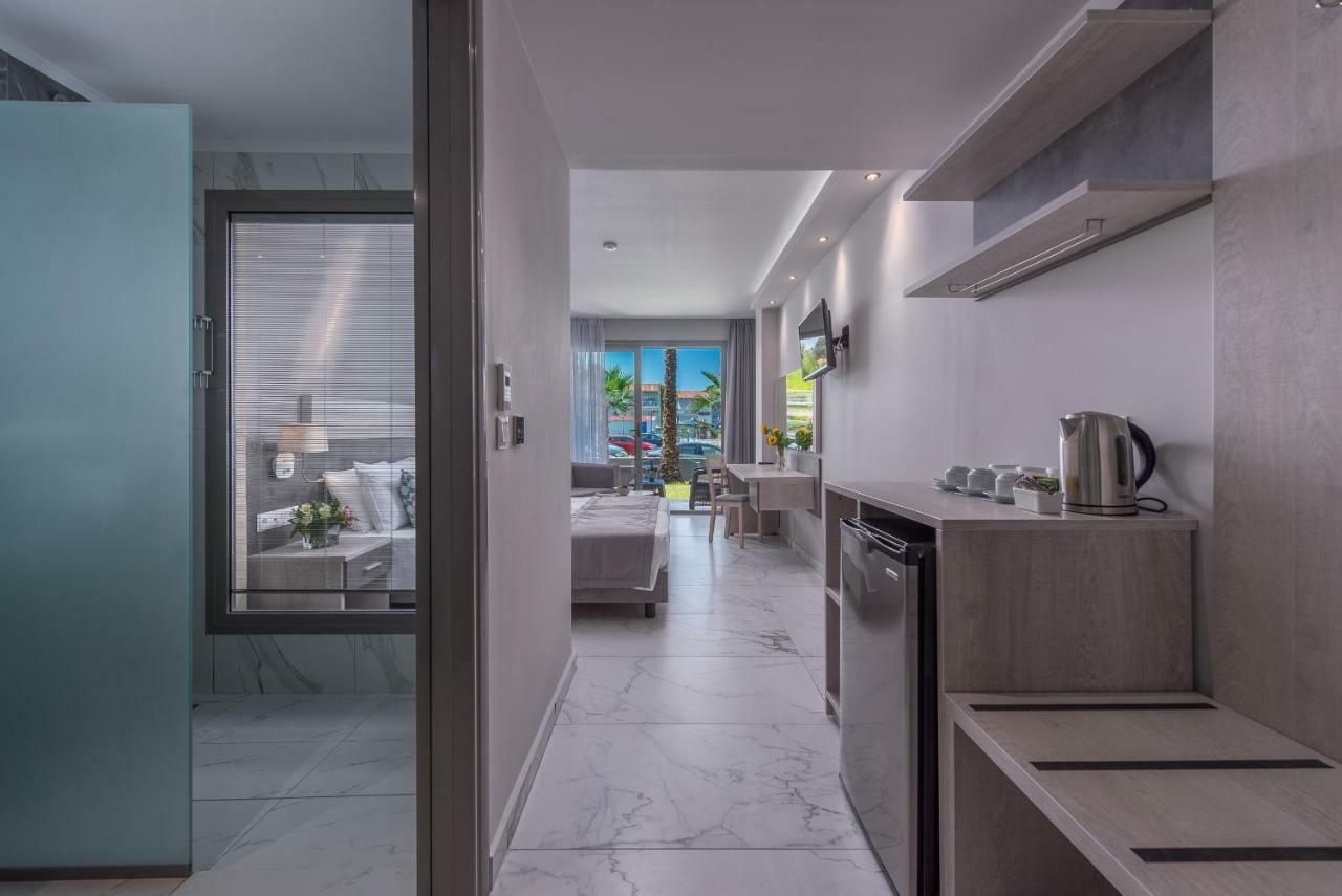 Dionysos Hotel & Suites Chaniotis Extérieur photo